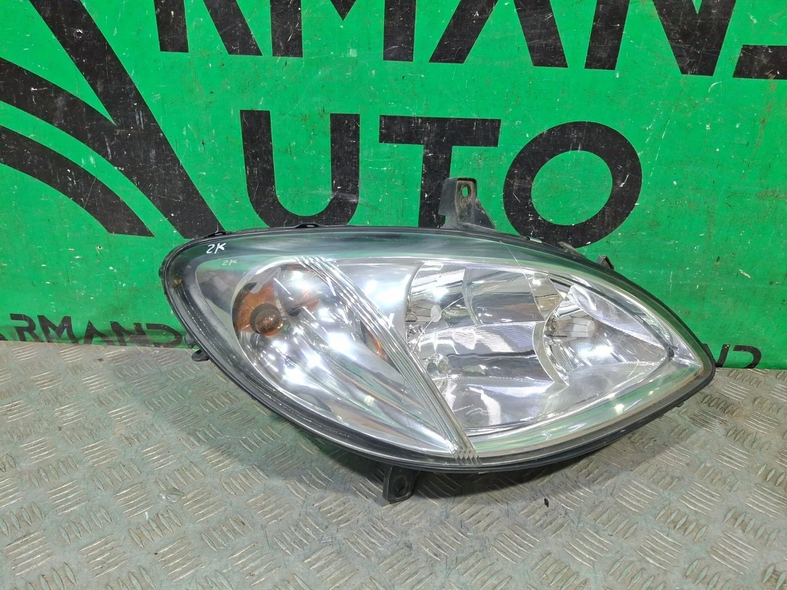 Фара Mercedes V-Class 2003-2010 W639