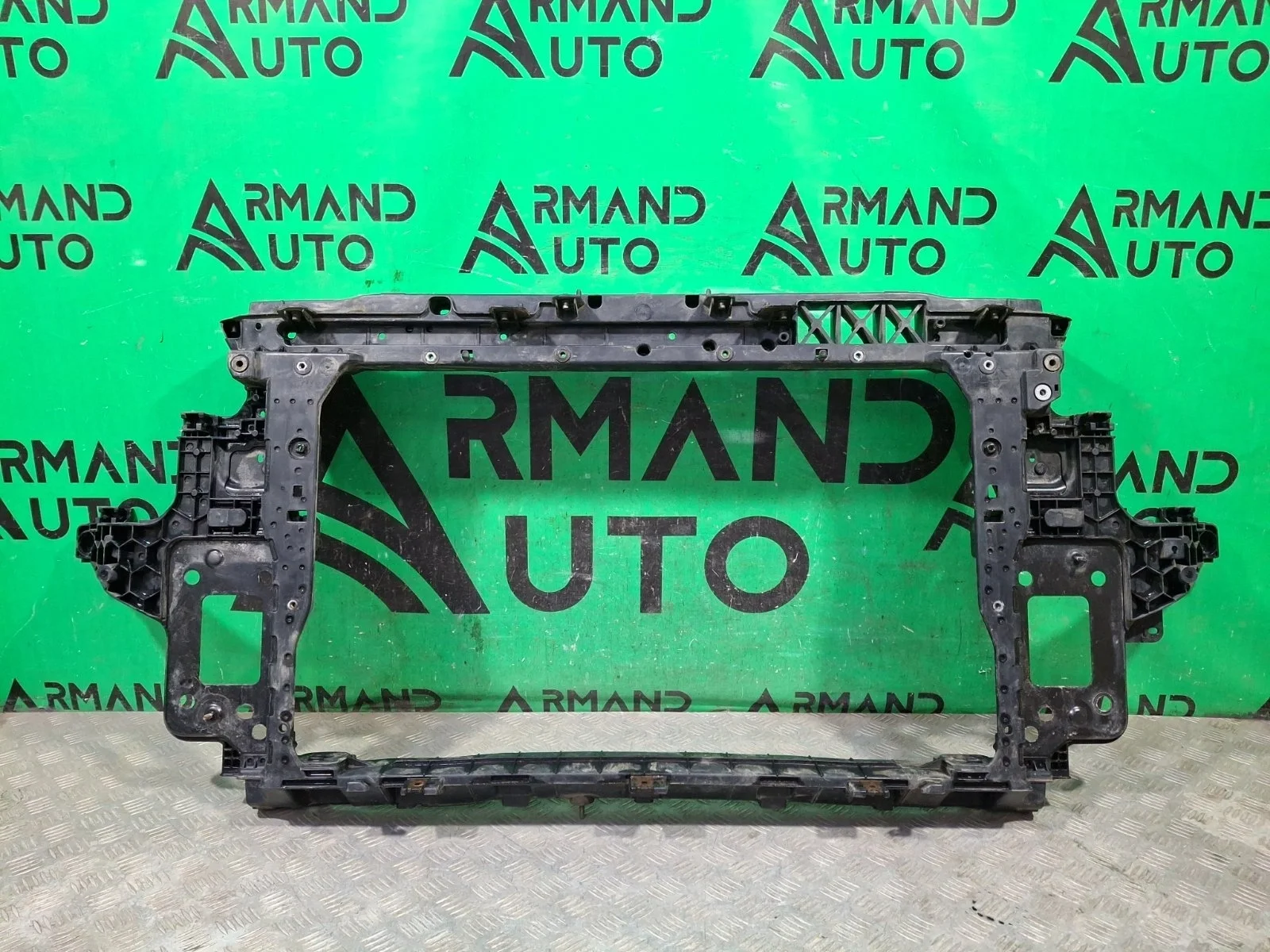 Панель передняя (суппорт радиатора) Kia Seltos 2019-нв