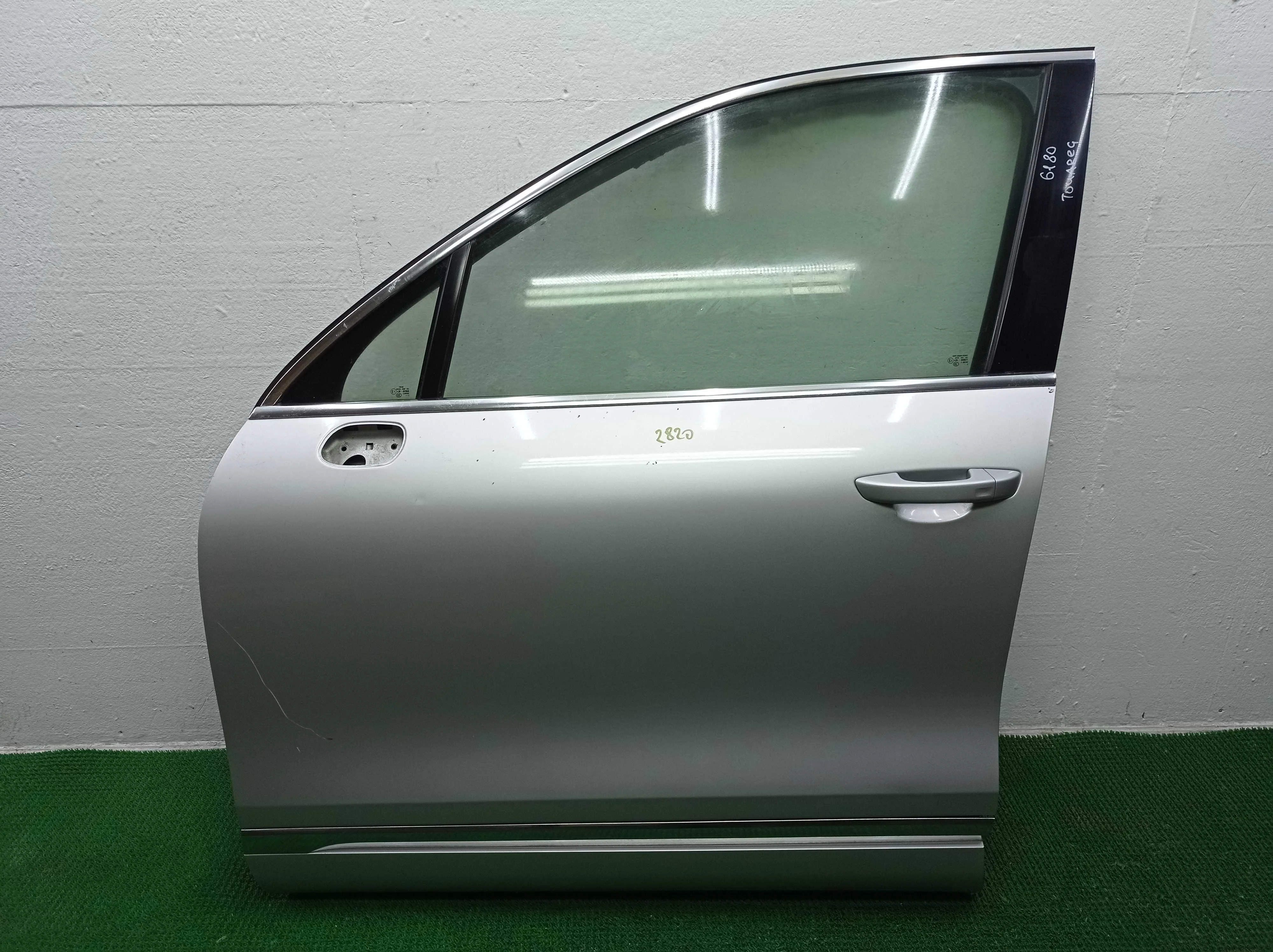 Дверь передняя левая Volkswagen Touareg II (7P) 2010 - 2014 бензин 3.6 Автомат