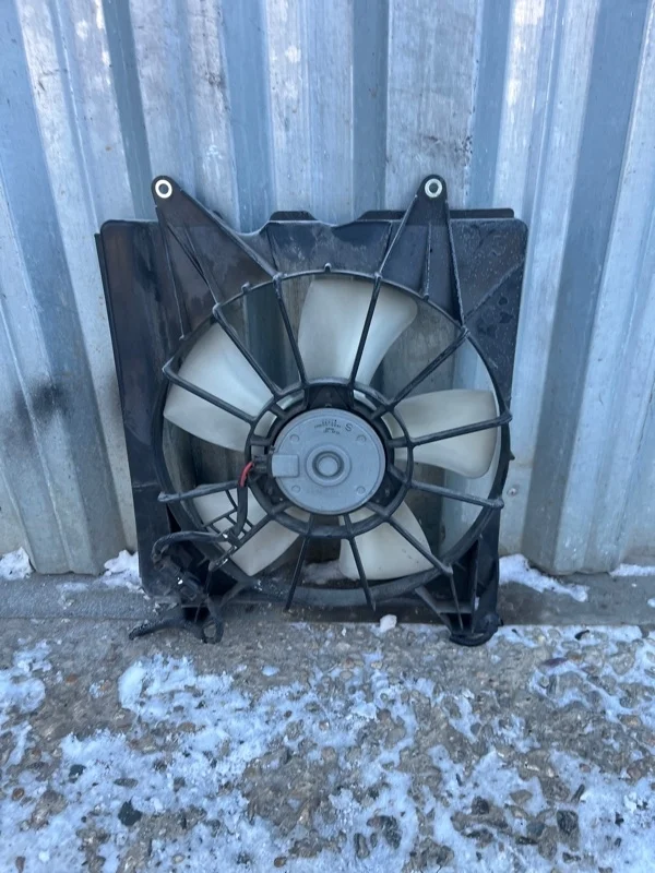 Диффузор вентилятора в сборе Honda Accord 8 2008-2012 19015RL5A01