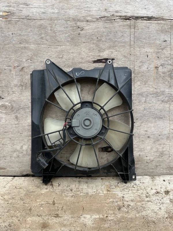 Диффузор вентилятора в сборе Honda Accord 8 2008-2012 19015RL5A01