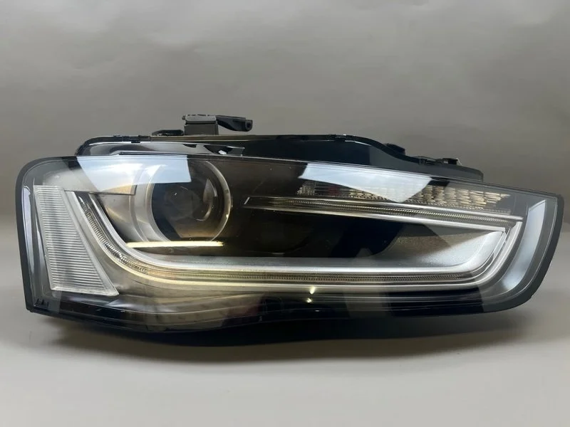 Фара Audi A4 2011-2015 8K0941006C B8, передняя правая