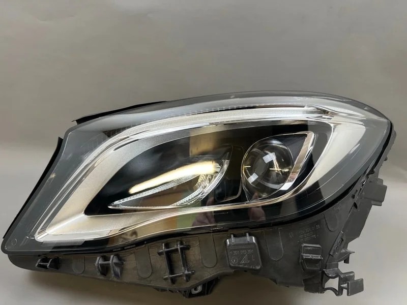 Фара Mercedes-Benz GLA 2017-2020 A1569067500 X156, передняя левая