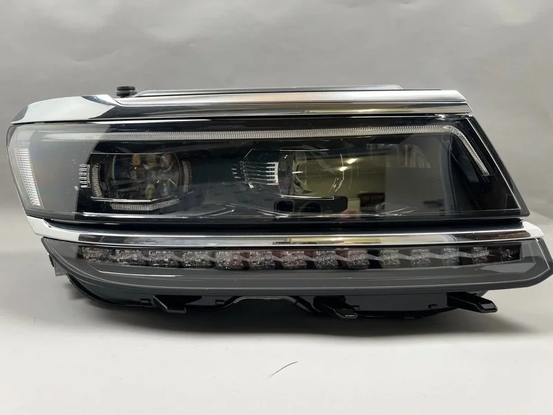 Фара Volkswagen Tiguan 2016-2020 5NB941082A 2, передняя правая