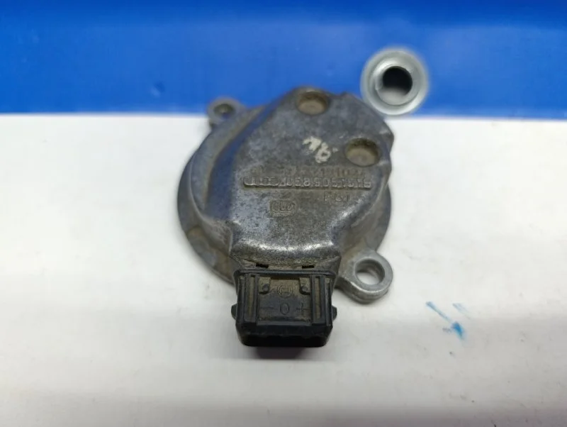 Датчик холла Audi A4 2002 058905161B