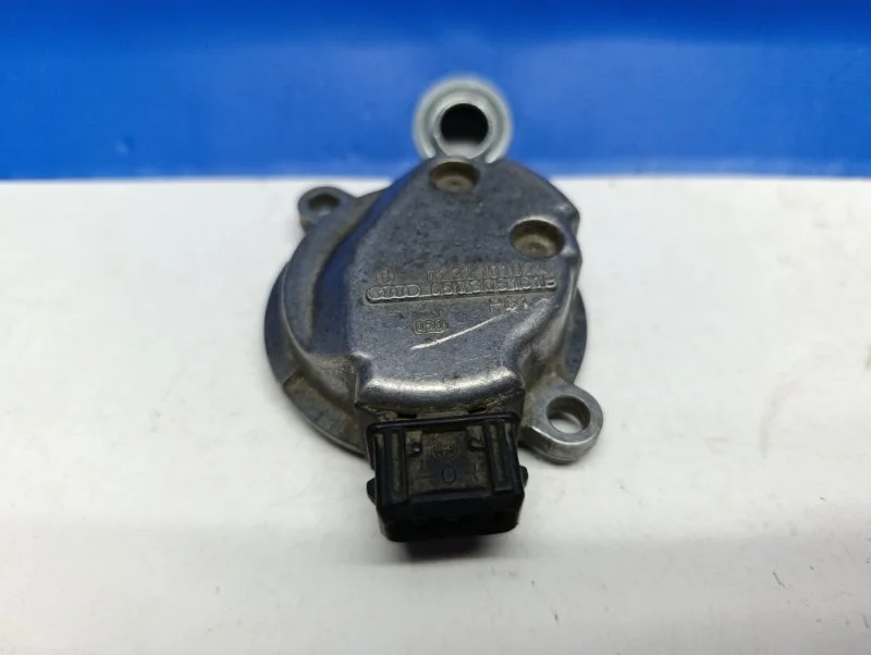 Датчик холла Audi A4 2002 058905161B