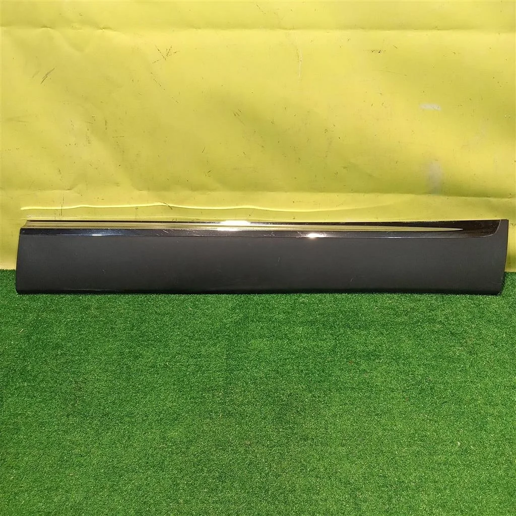 Накладка двери передней правой  Kia Sorento Prime 2014 87722C5200 7270