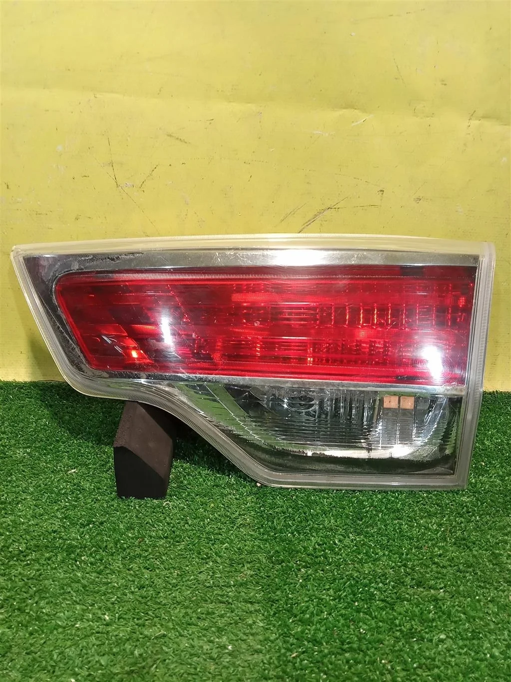 Фонарь задний внутренний правый  Toyota Highlander III 2013 815800E050 12201