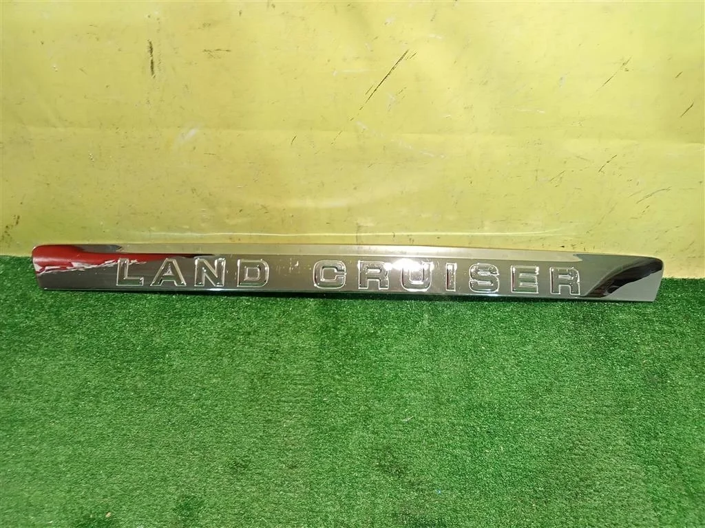 Накладка двери багажника  Toyota Land Cruiser (200) 2007 7680160180 14729
