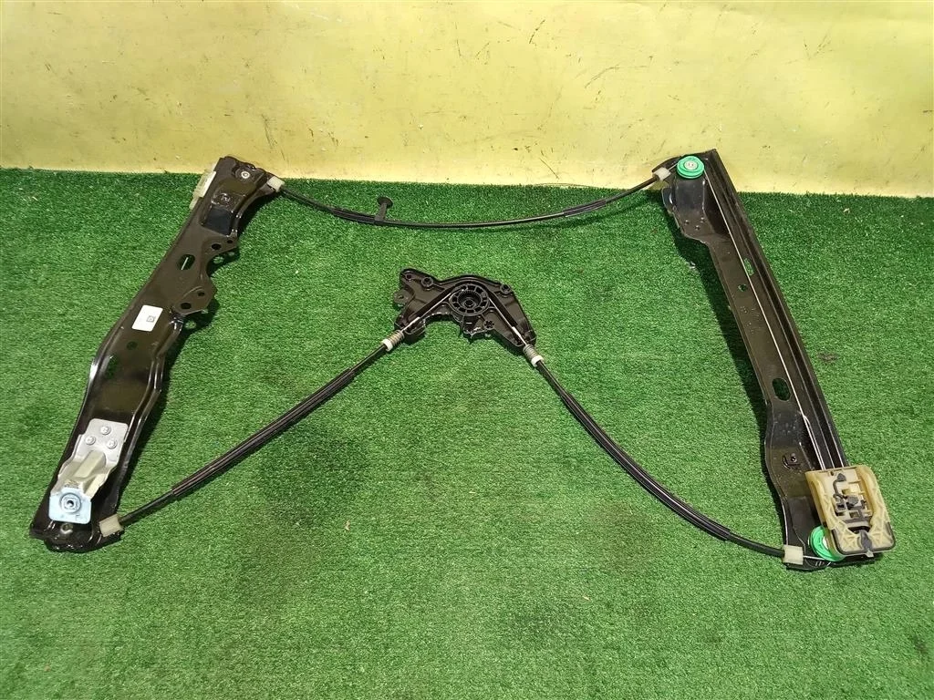 Стеклоподъемник электр. передний правый  Ford Focus III 2011 1870697 14759