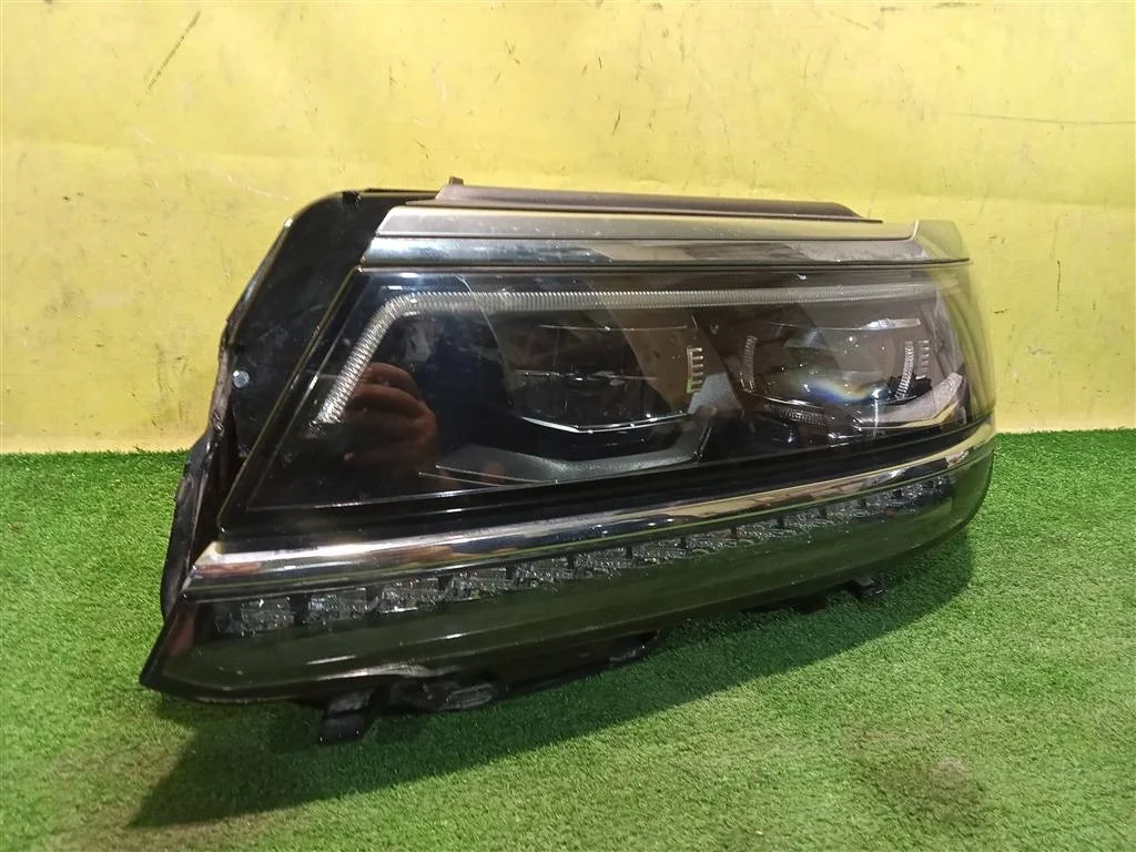 Фара левая  Volkswagen  Tiguan Mk2 2016 5NB941081D 19424