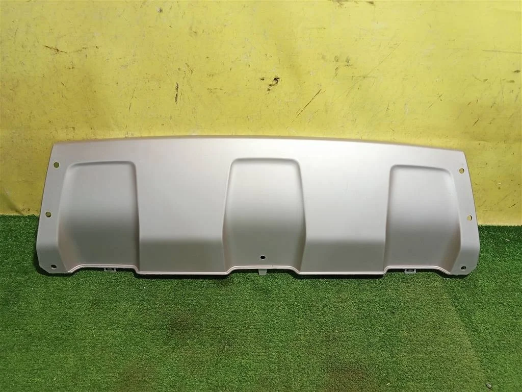 Накладка переднего бампера  Renault Duster 2010 620728189R 20115