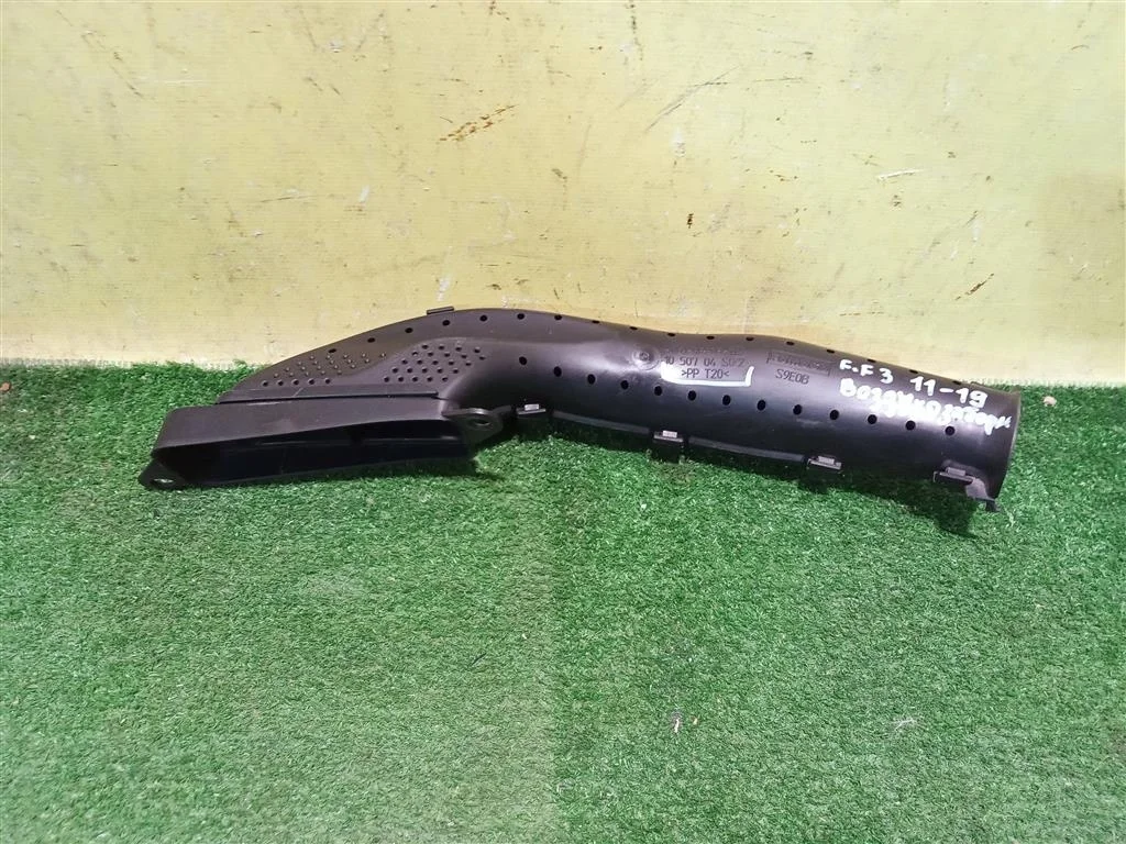 Воздухозаборник  Ford Focus III 2011 AV619E635BD 20516