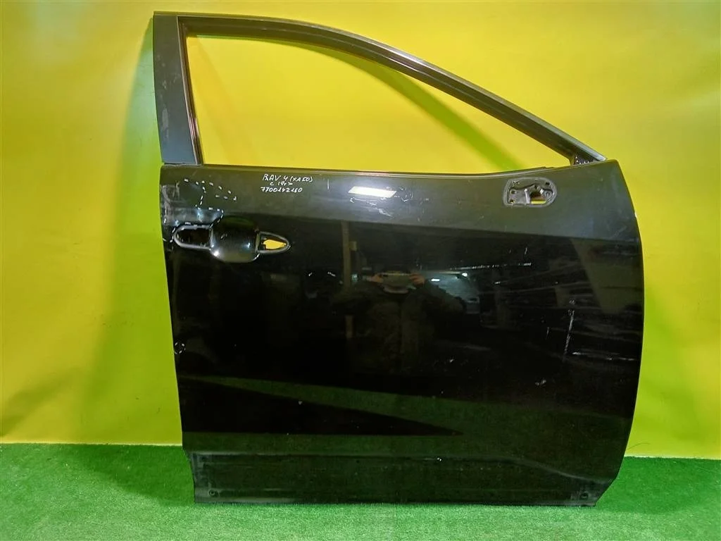 Дверь передняя правая  Toyota RAV4 2018 670010R120 22864