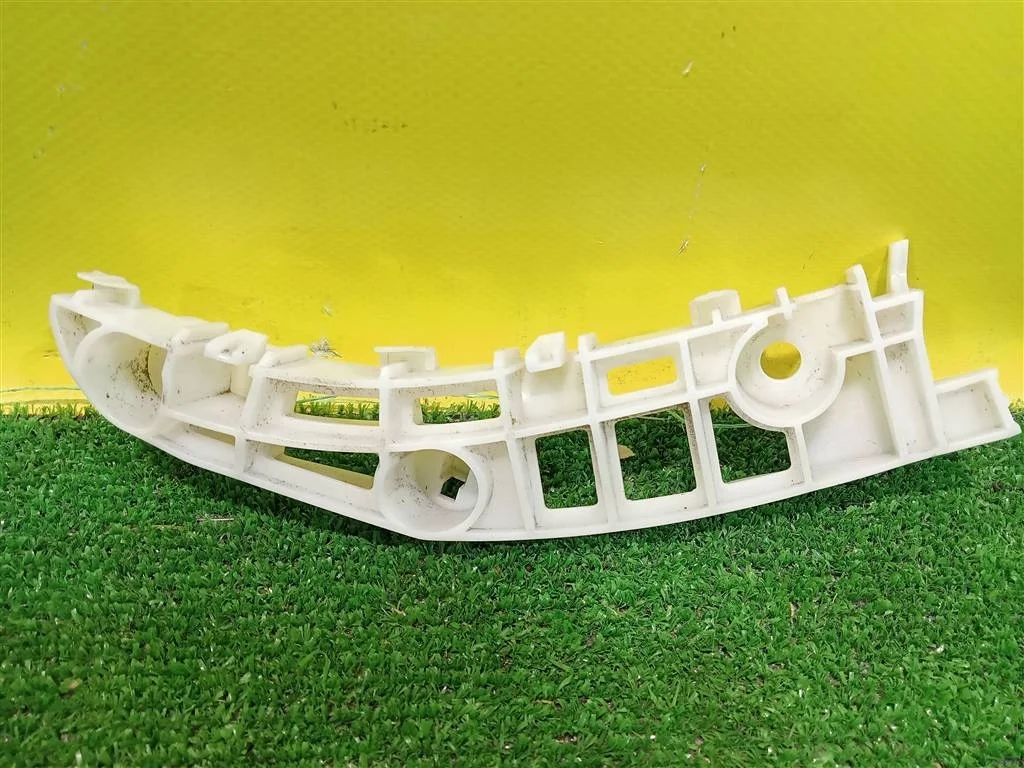 Кронштейн переднего бампера правый  Mitsubishi Outlander (GF) 2015 6400H314 23431