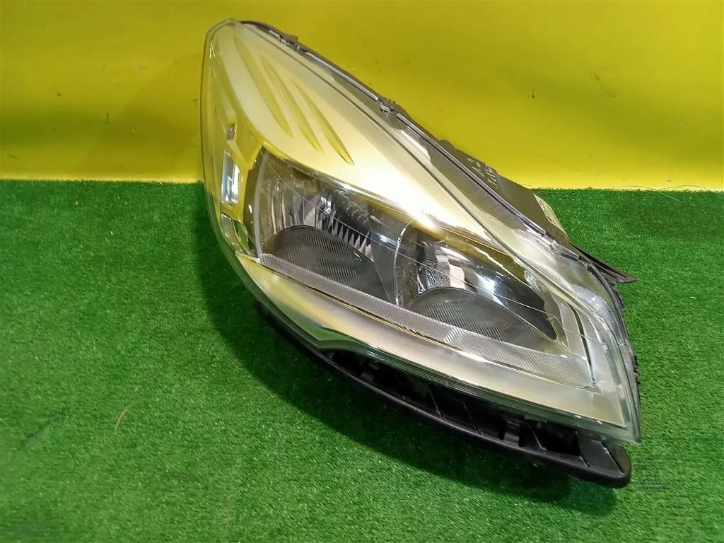 Фара правая  Ford Kuga 2 CBS 2011 CV4413W029AE 23596