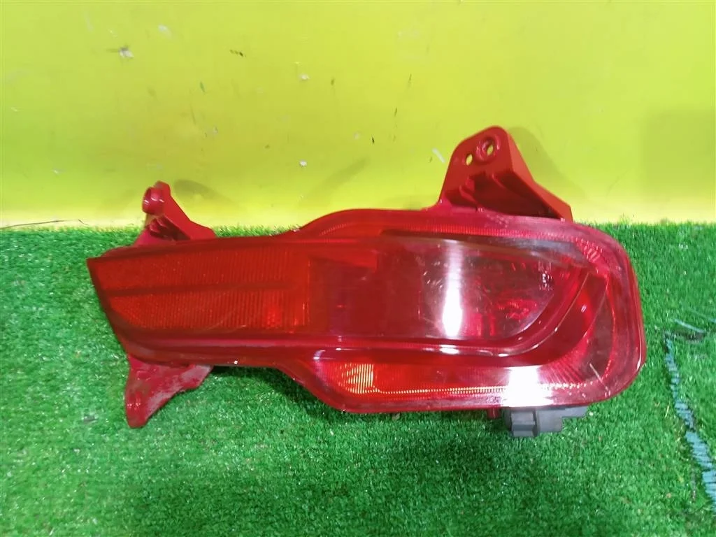 Фонарь задний в бампер правый  Kia RIO X-Line 2017 92406H0200 27530