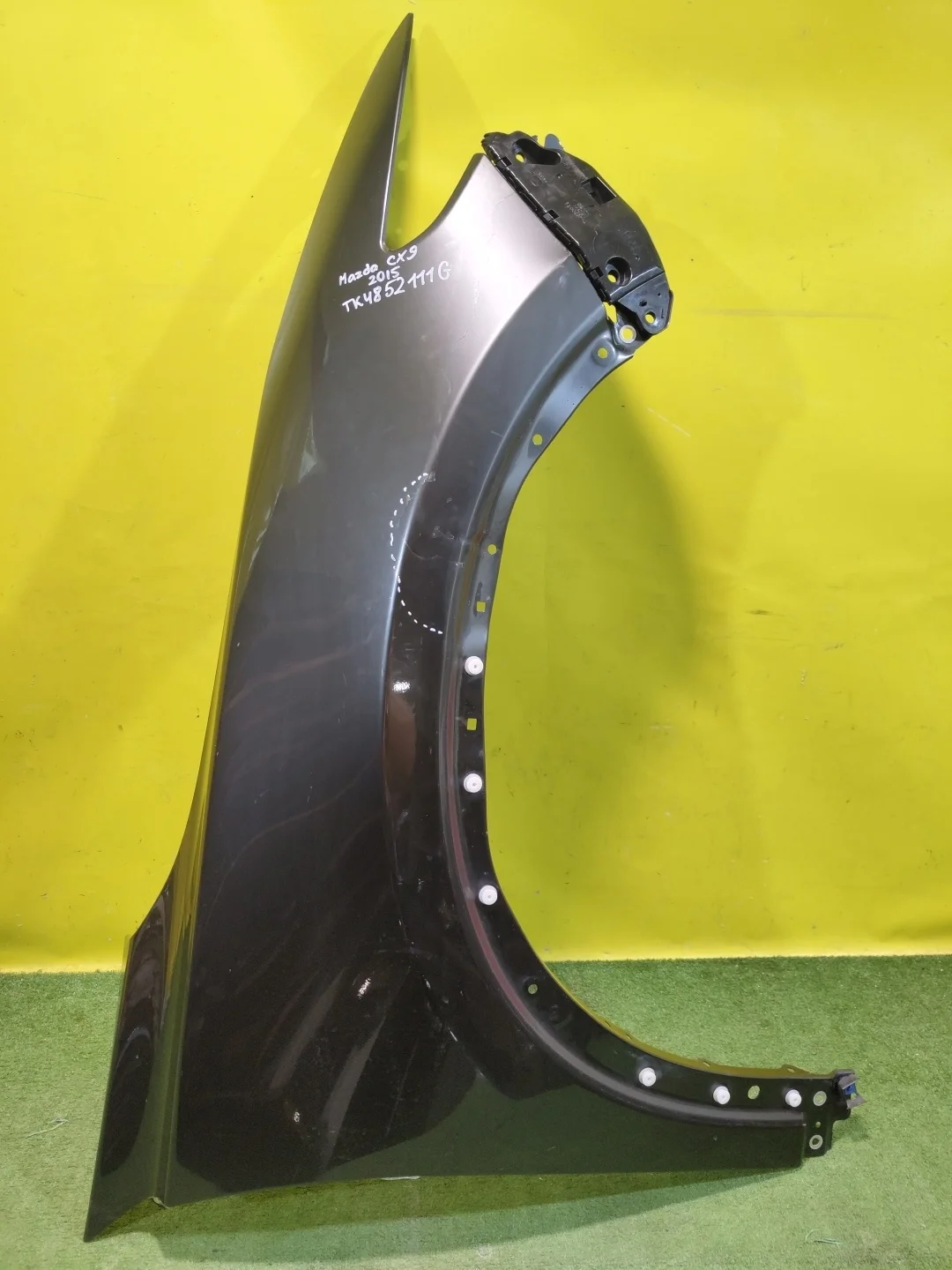 Крыло переднее правое  Mazda CX-9 TC 2015 TK4852111G 27591