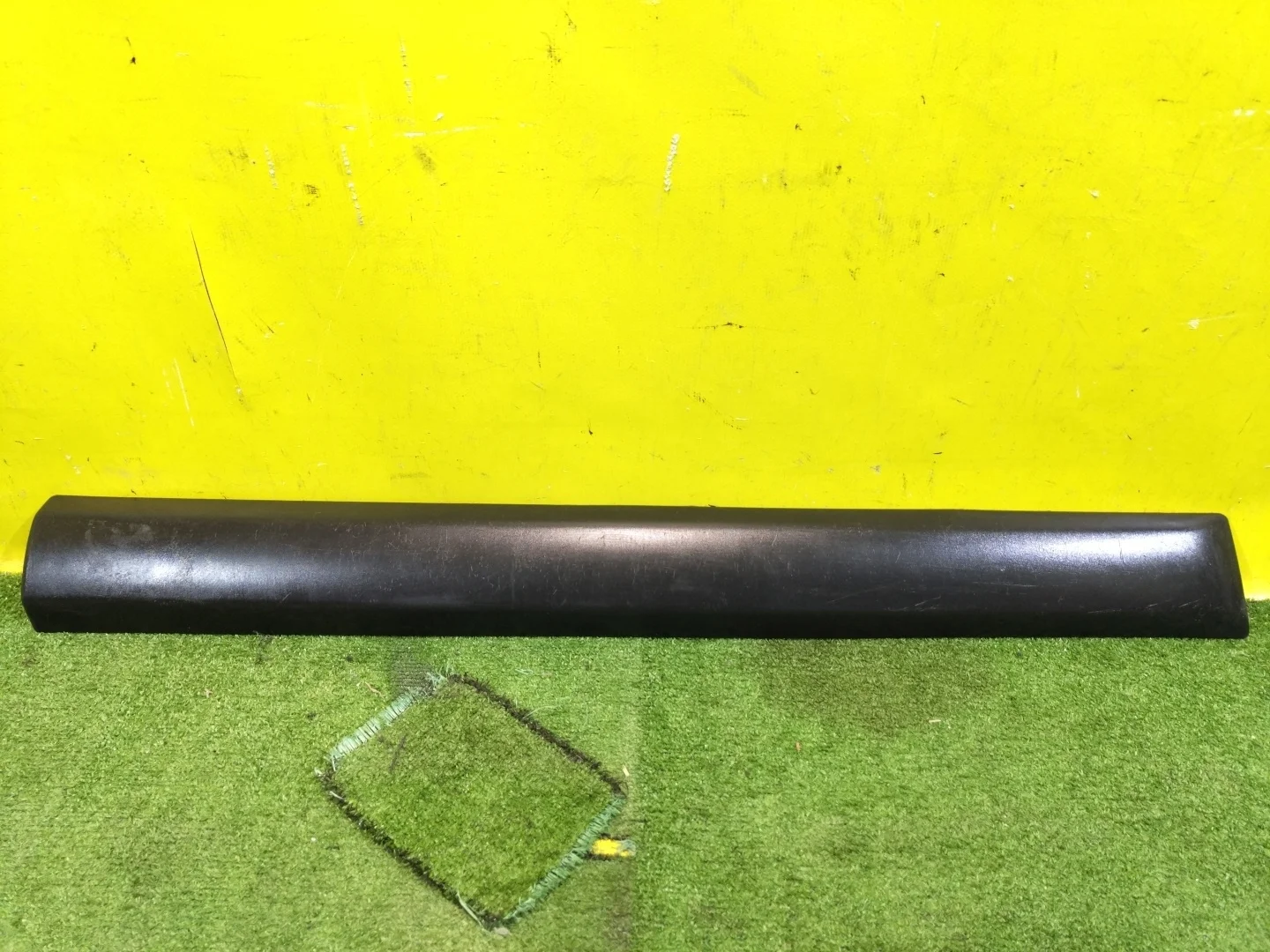 Накладка двери передней левой  Renault Sandero 2009 808770999R 28867