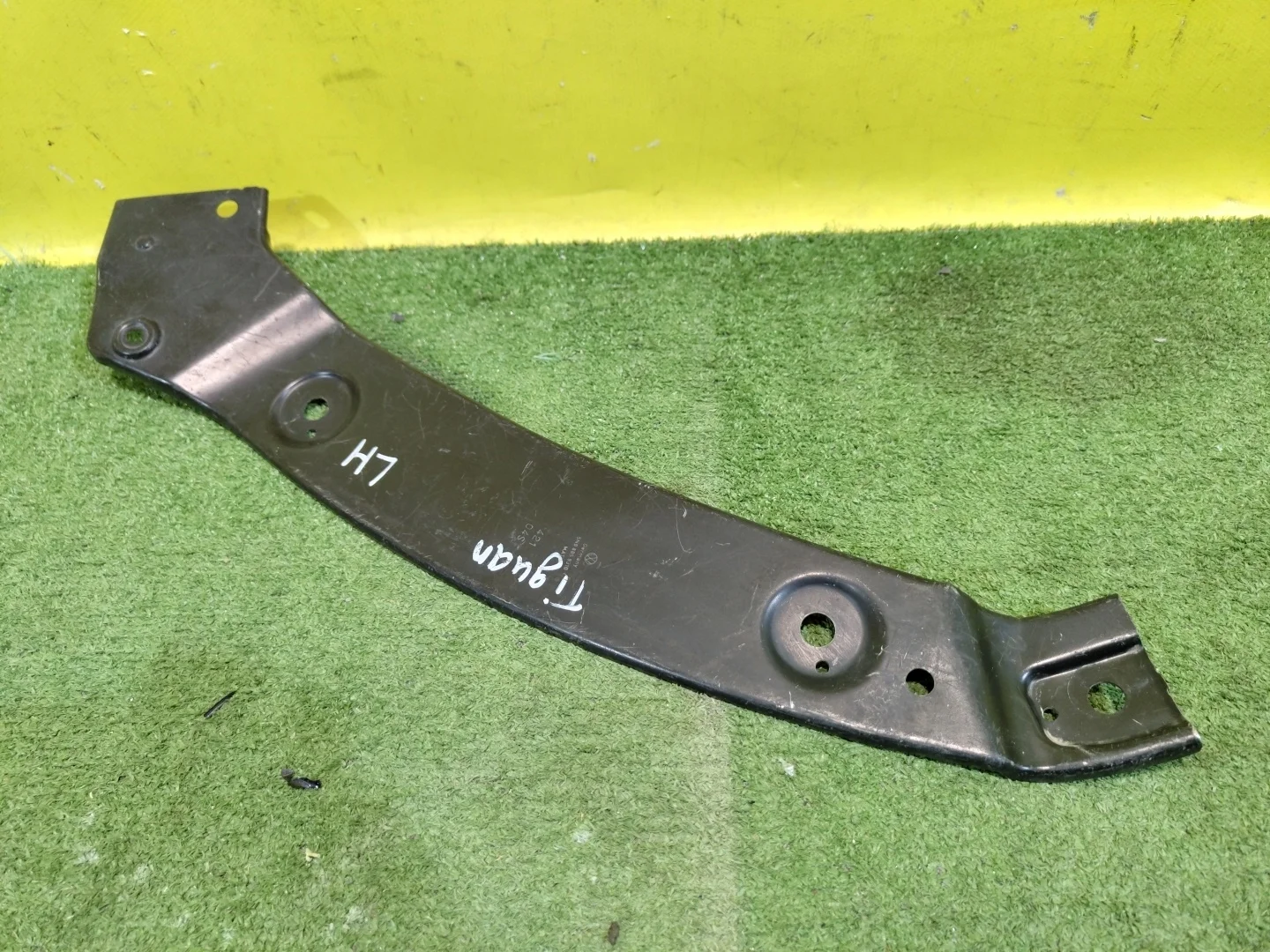 Элемент передней панели  Volkswagen  Tiguan NF 2011 5N0805931B 29086