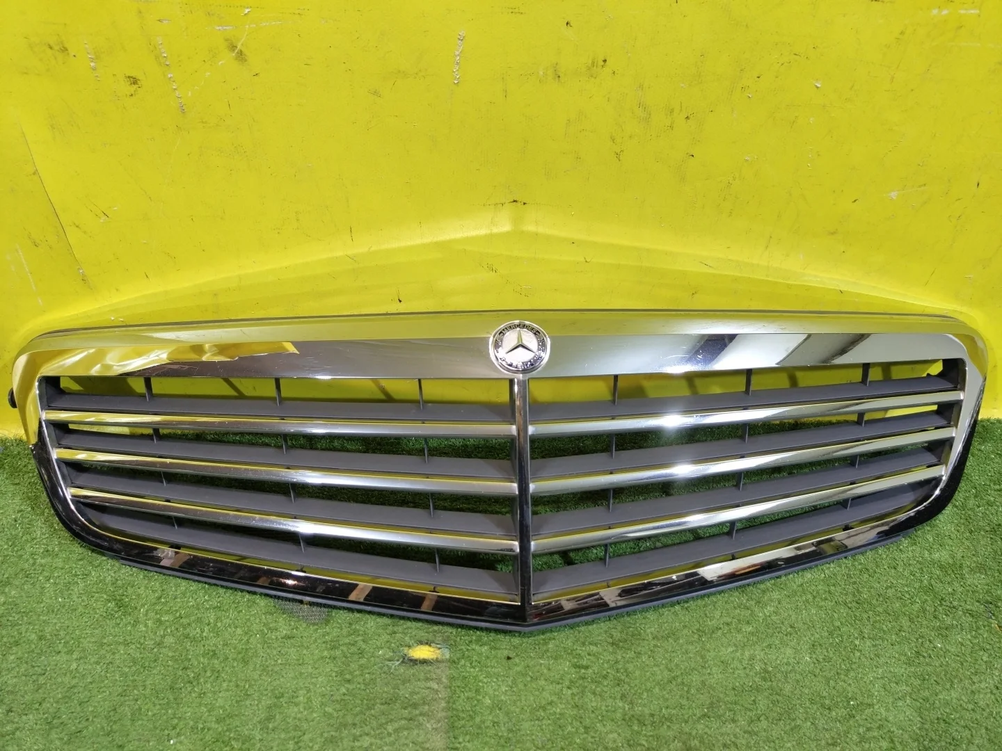 Решетка радиатора  MERСEDES BENZ C-Class (W204) 2007 A2048801283 29286