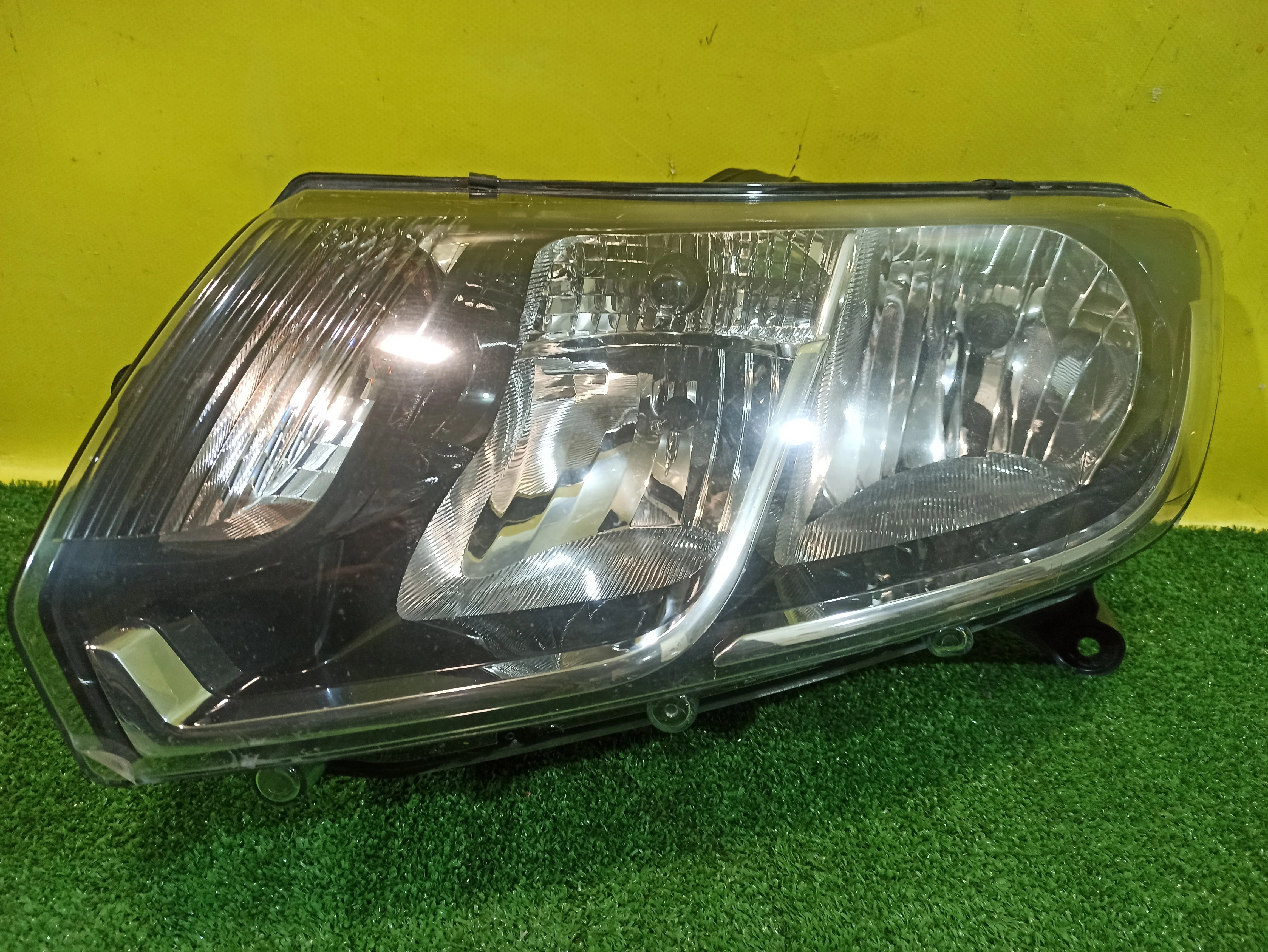 Фара левая  Lada Largus 2021- 8450092037 31290