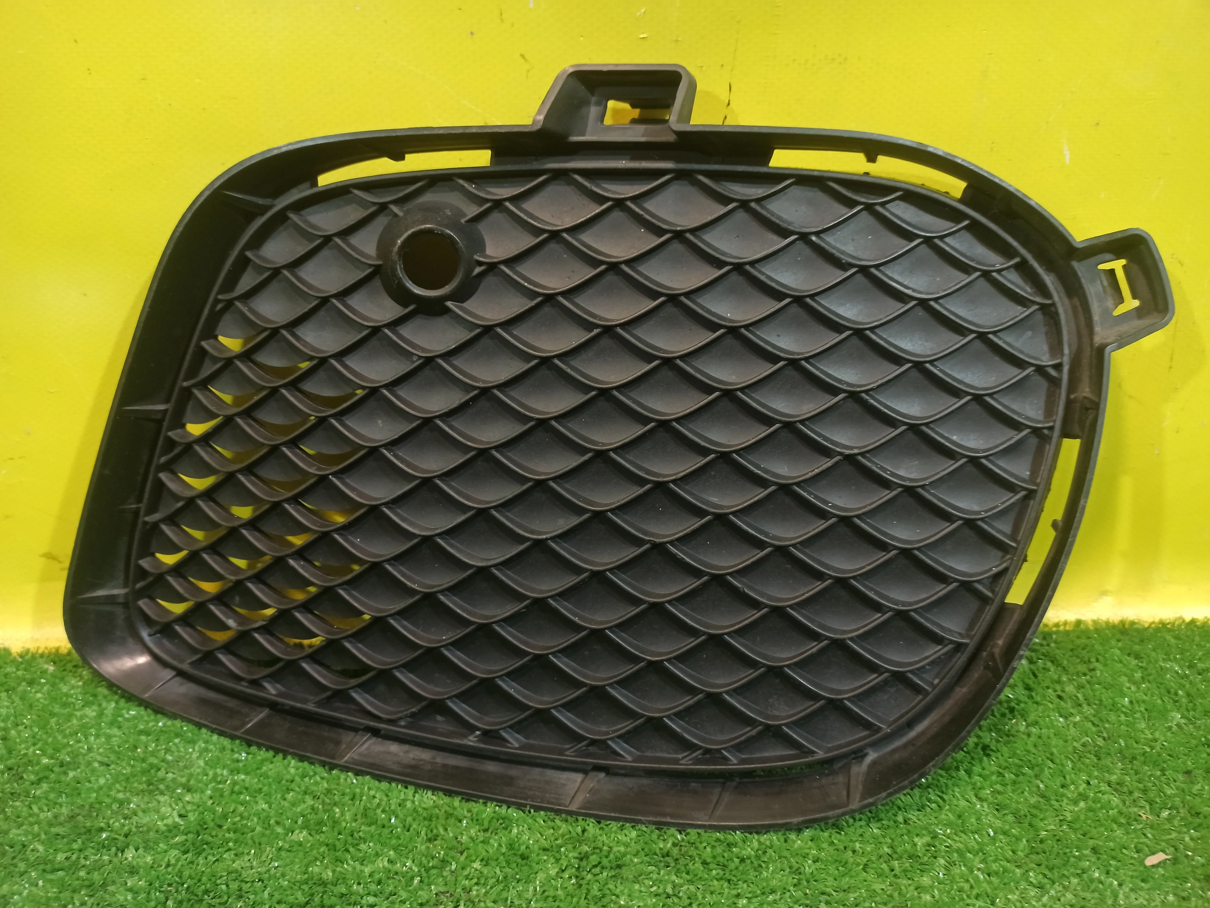 Решетка в бампер правая  MERСEDES BENZ GLE Coupe (C292) 2014 A2928855422 32261