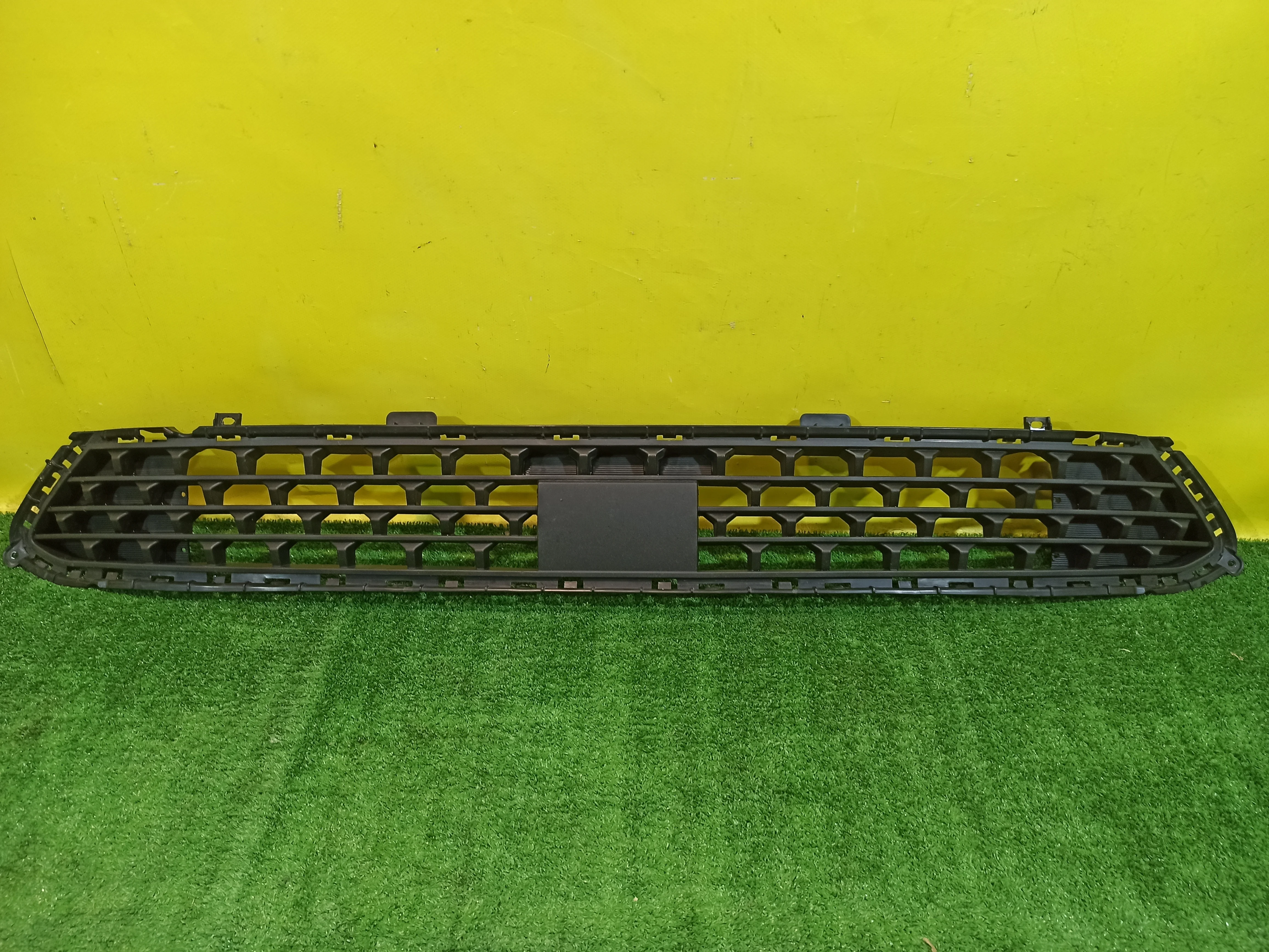 Решетка в бампер нижняя  Hyundai Santa Fe (TM) 2020 86531S1600 32614