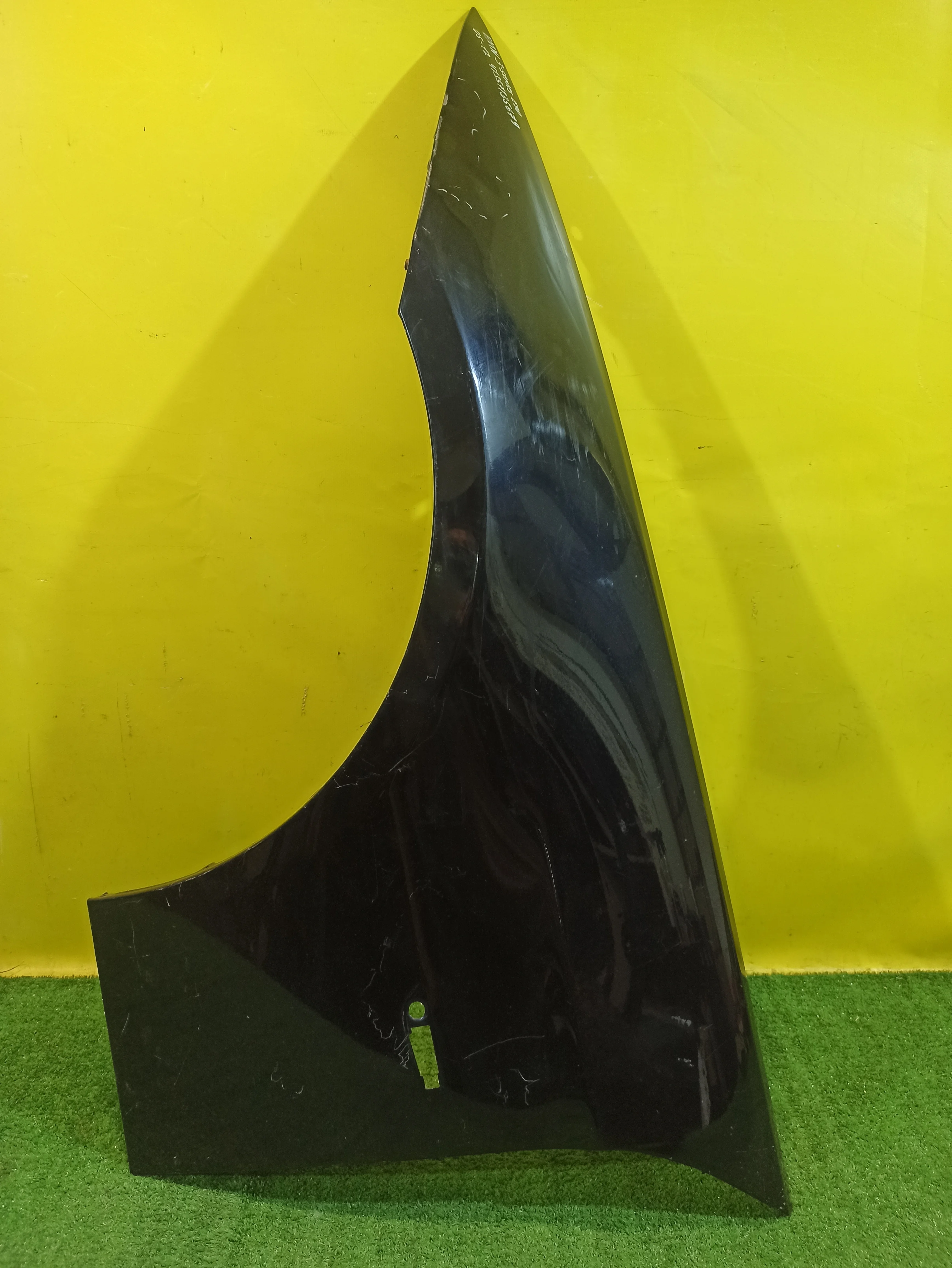 Крыло переднее левое  BMW 3 E90/E91 2005  41357135679 32633