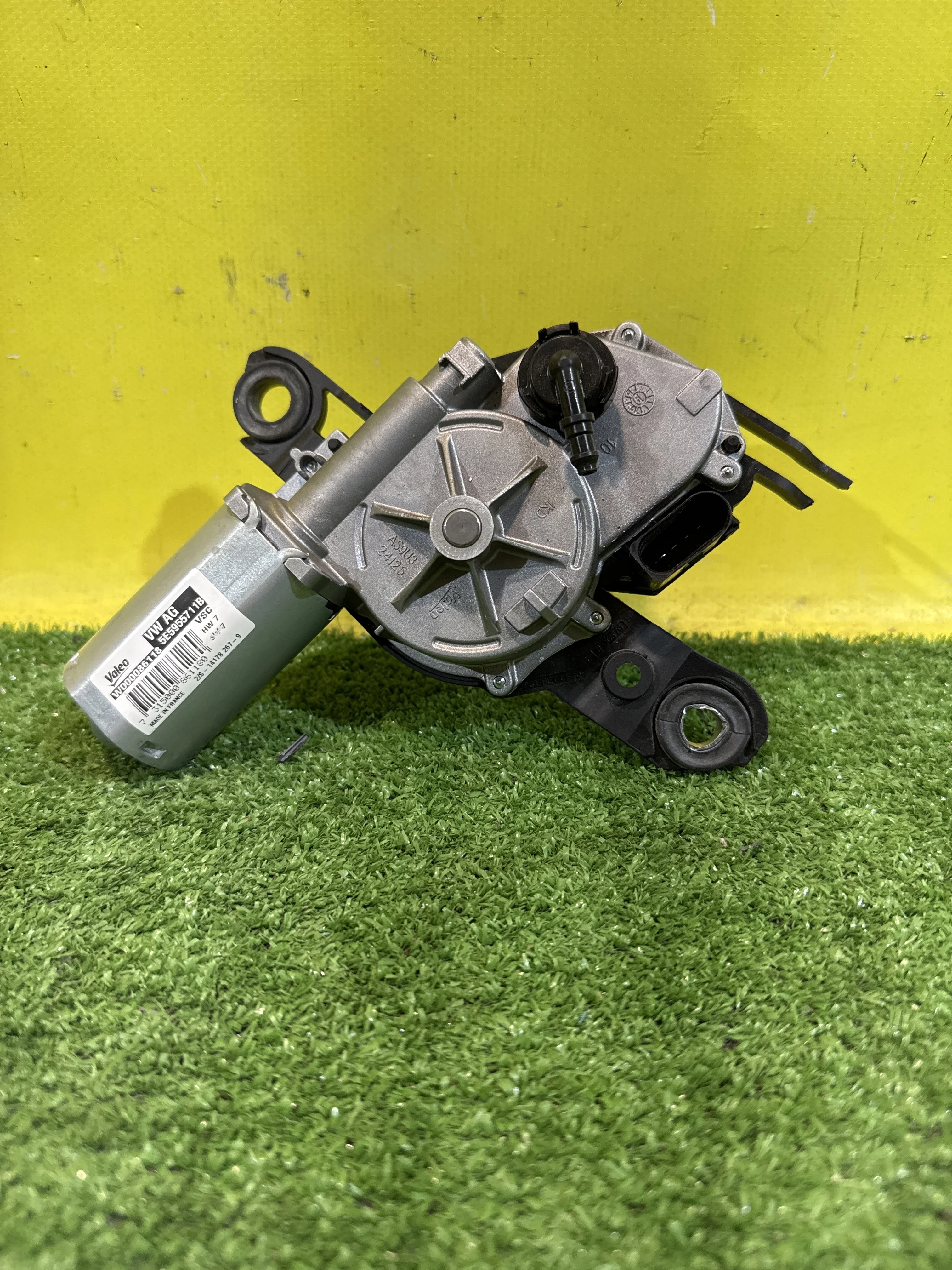 Моторчик стеклоочистителя задний  Skoda  Octavia A7 2016 5E5955711B 33171