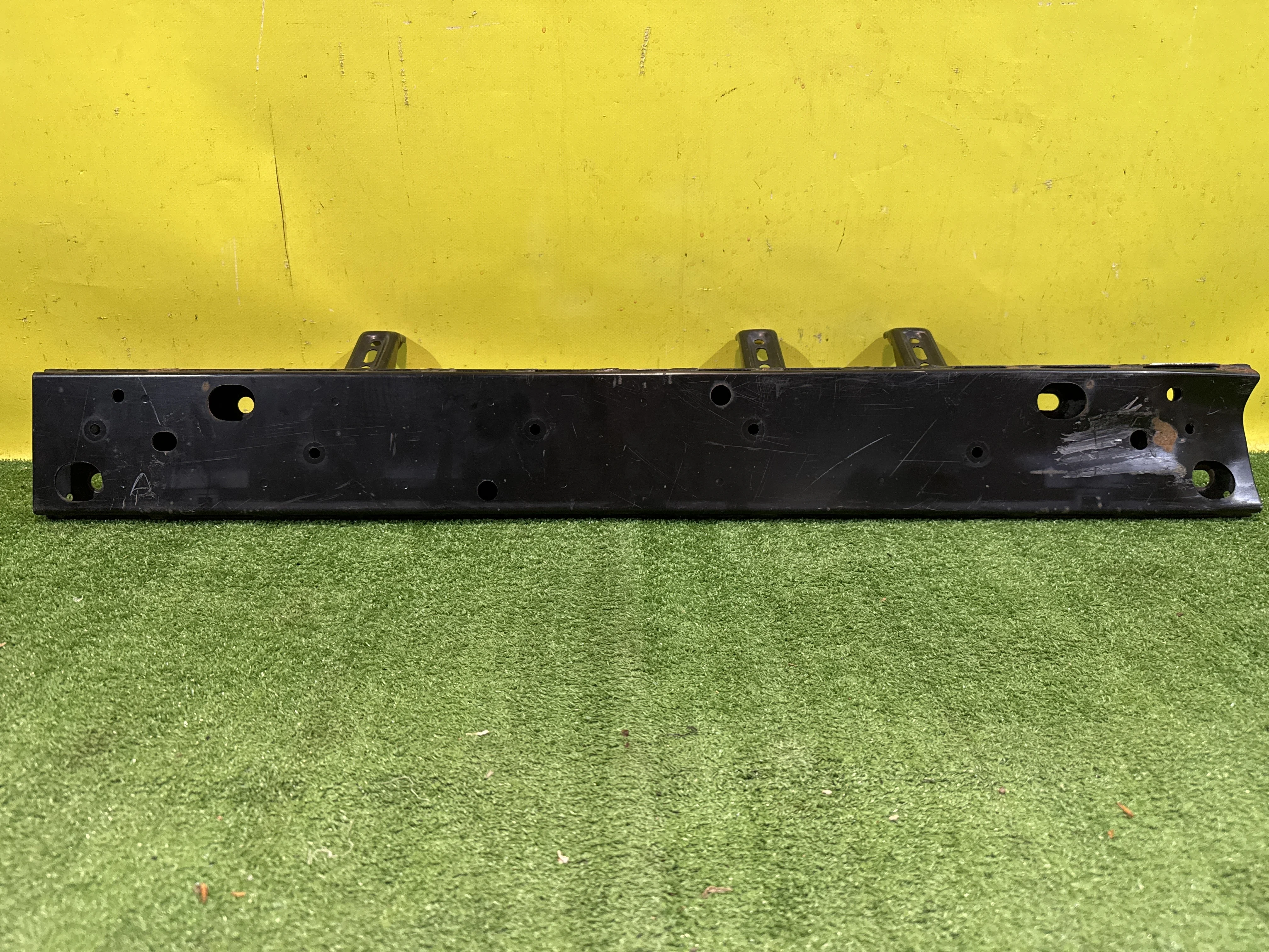 Усилитель переднего бампера  Toyota Fortuner 2015 52021KK010 33247