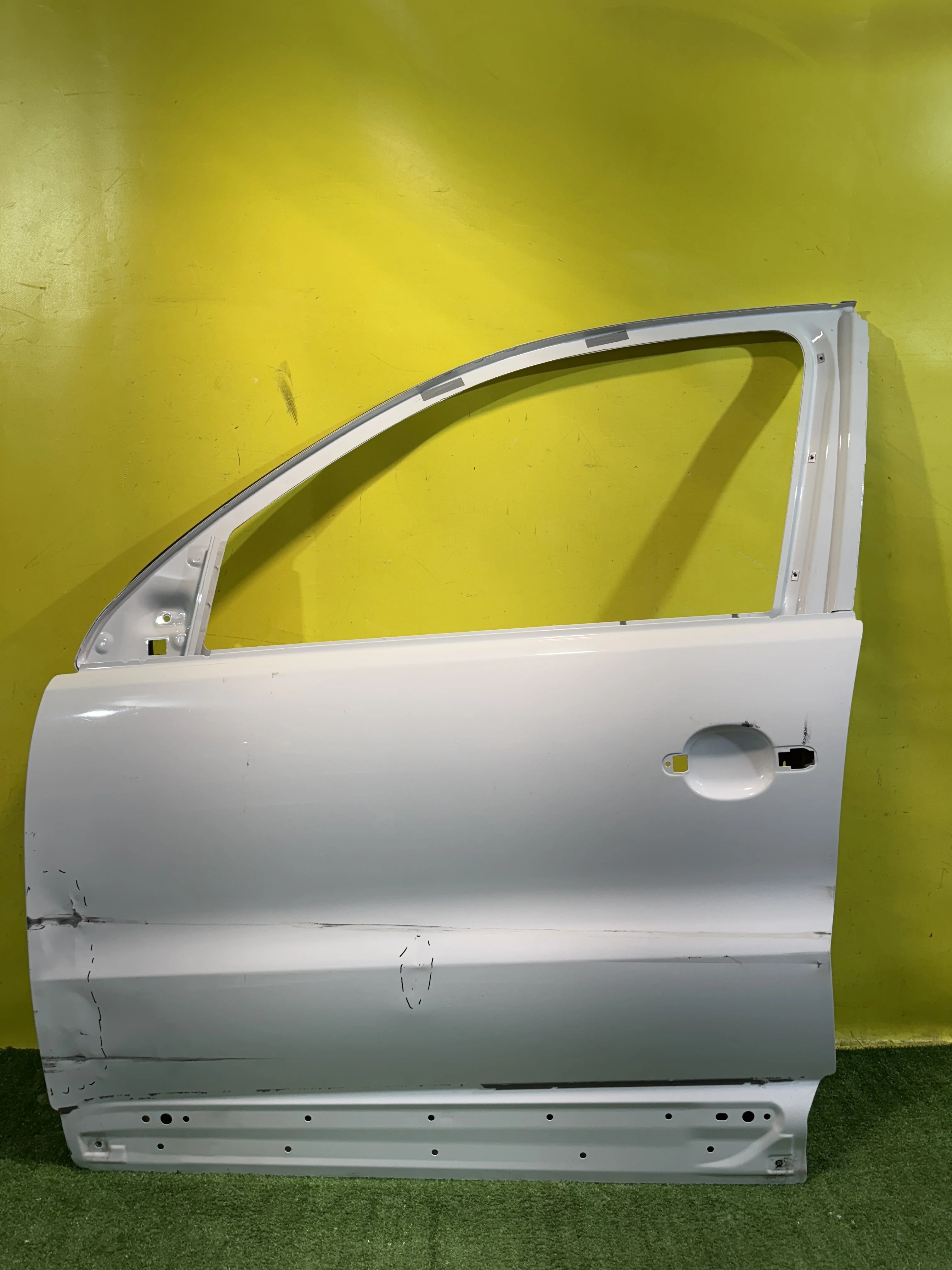 Дверь передняя левая  Volkswagen  Tiguan NF 2007 5N0831055B 33806