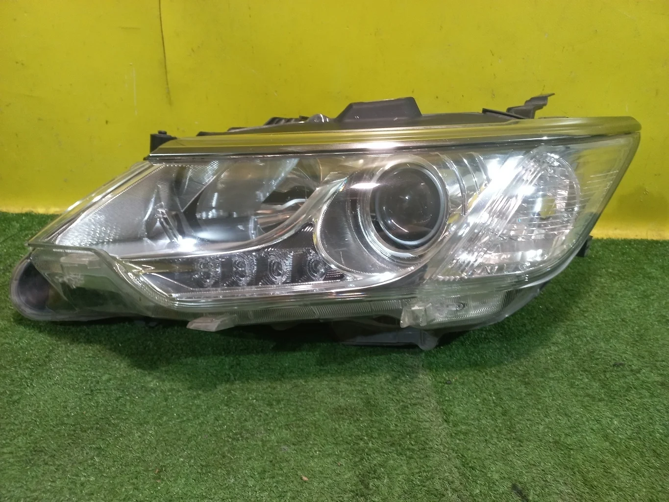 Фара левая ксенон  Toyota Camry V55 2014 8118533891 35151