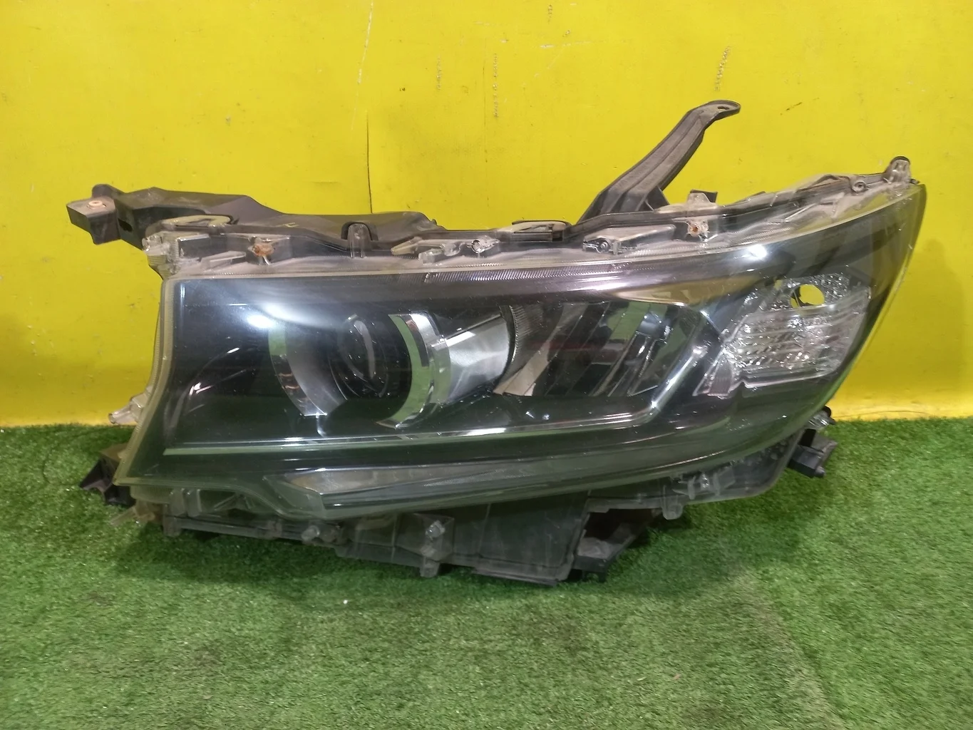 Фара левая LED  Toyota Land Cruiser Prado 150 2017  8118560M70 35461