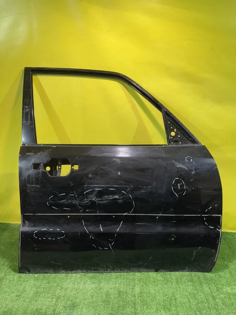 Дверь передняя правая  Mitsubishi Pajero /Montero (V90) 2006 5700A452 40710