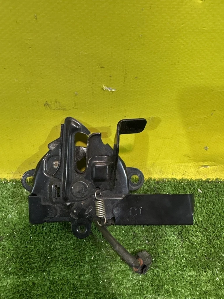 Замок капота  Toyota Camry V70 2017 5351033380 40781