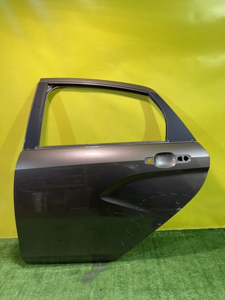 Дверь задняя левая  Lada Vesta 2015- 8450039380 41101