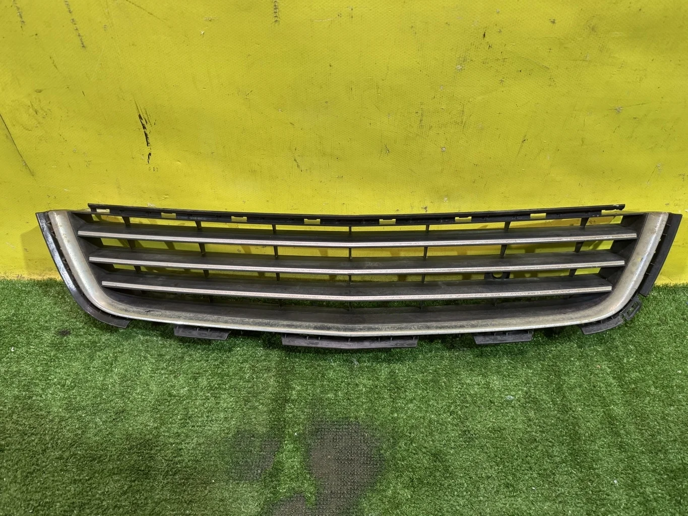 Решетка в бампер центральная  Opel Astra H 2007 13238553 42633