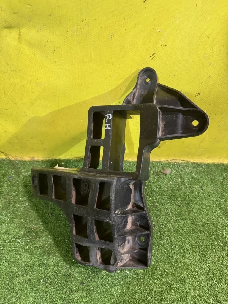 Кронштейн заднего бампера правый  Renault Sandero 2009 8200735455 42646