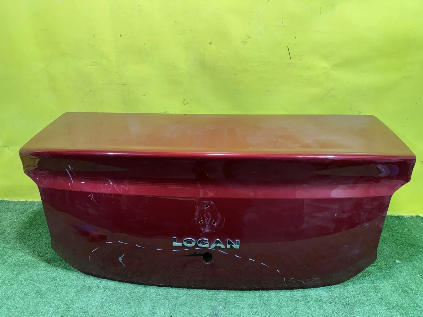 Крышка багажника  Renault Logan II 2014 901006652R 42818