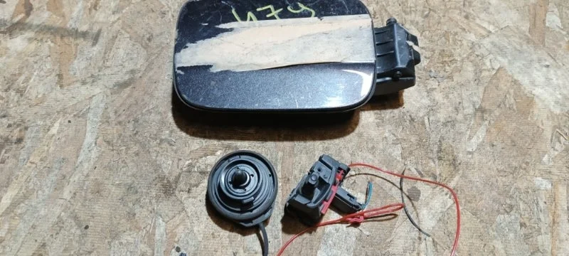 Лючок бензобака AUDI A4 Allroad 2013 8KH