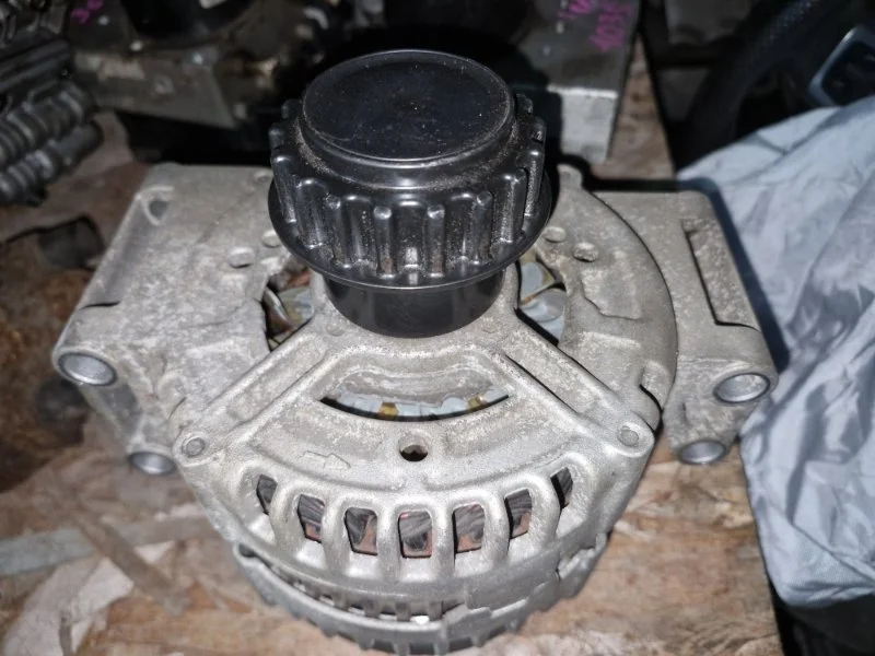 Генератор 180 без обгонной муфты Volvo xc90 2011