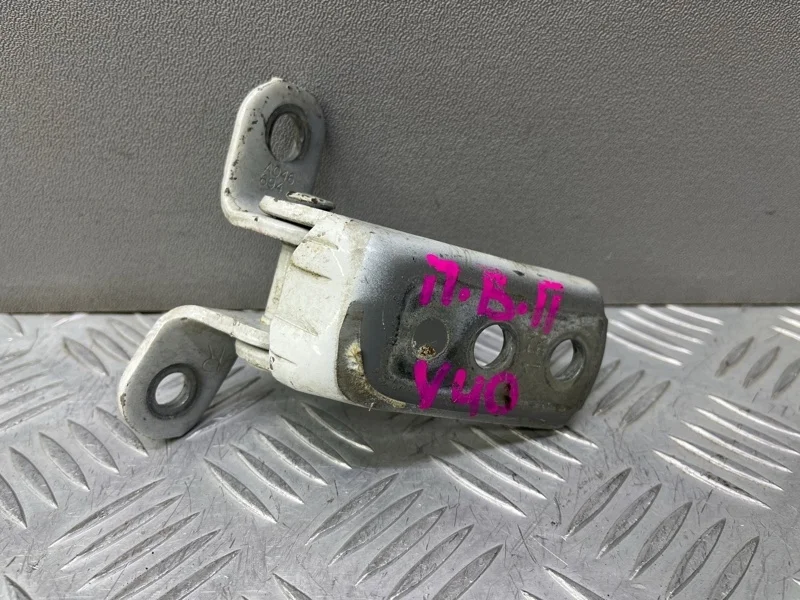 Петля двери Toyota Camry V40