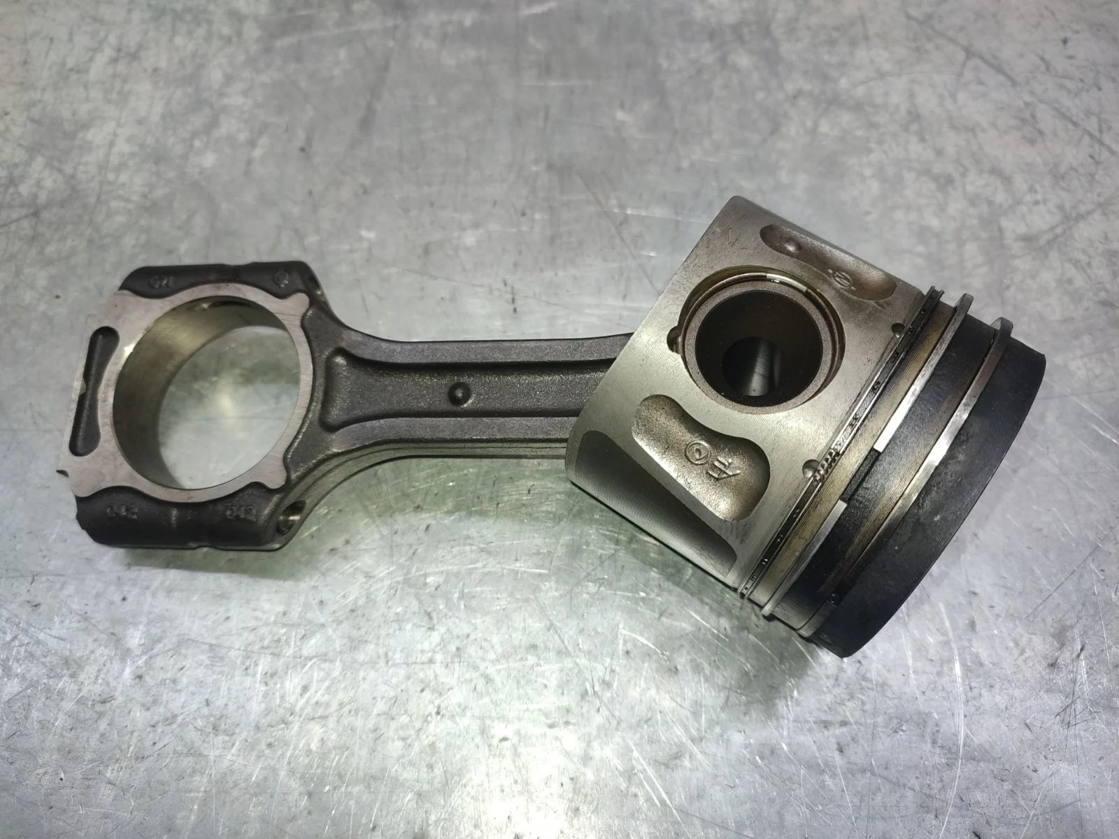 Поршень с шатуном Ssangyong Actyon 2013 C200