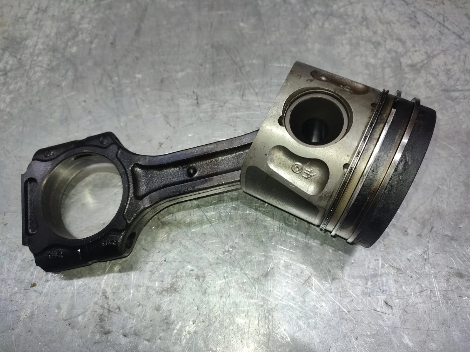 Поршень с шатуном Ssangyong Actyon 2013 C200