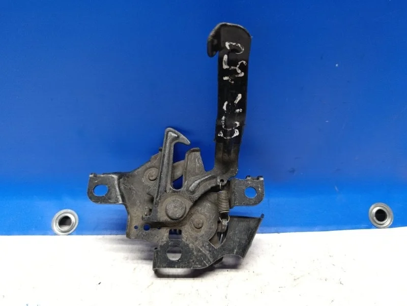 Замок капота Toyota Corolla 2010 5351012890 E150 1.6 1ZR