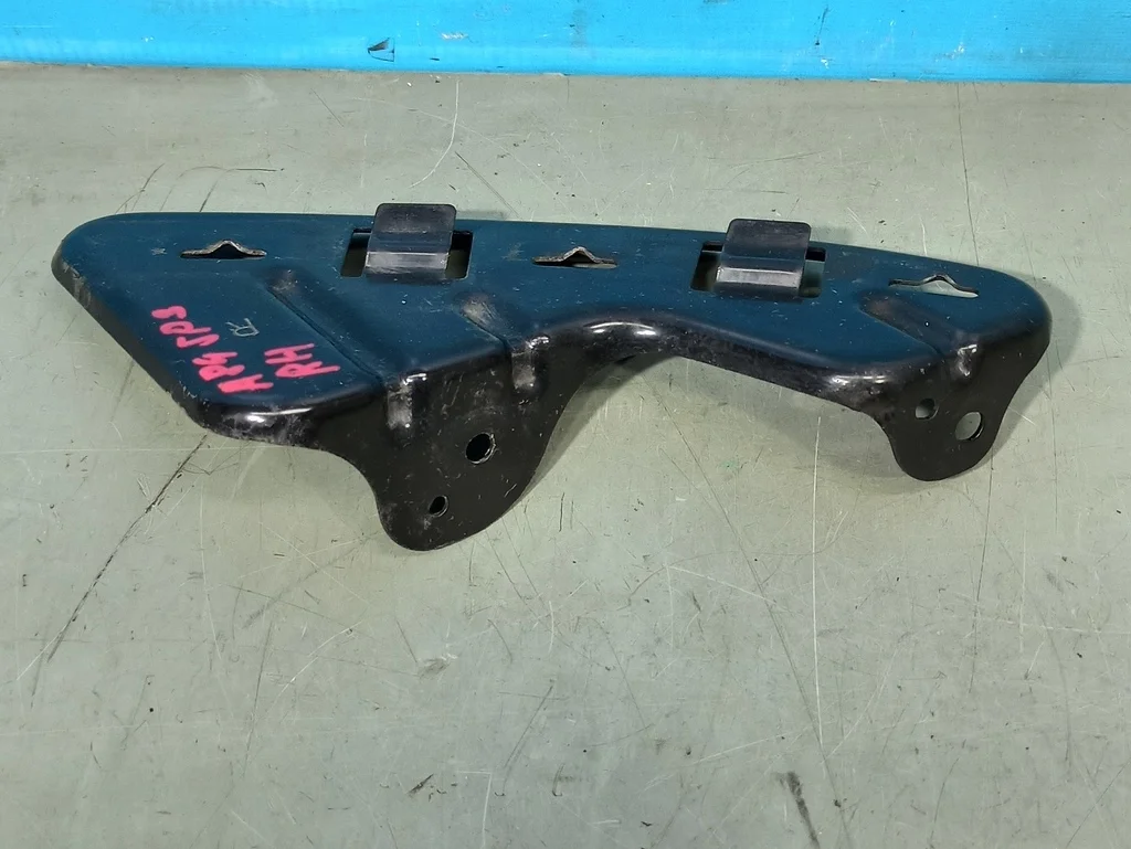 кронштейн переднего бампера Kia Sportage 3 2010-2014  17.05.2012