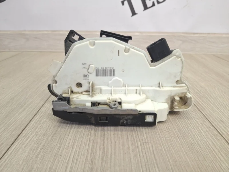 Замок двери VW Tiguan 1 2012-2018 5N