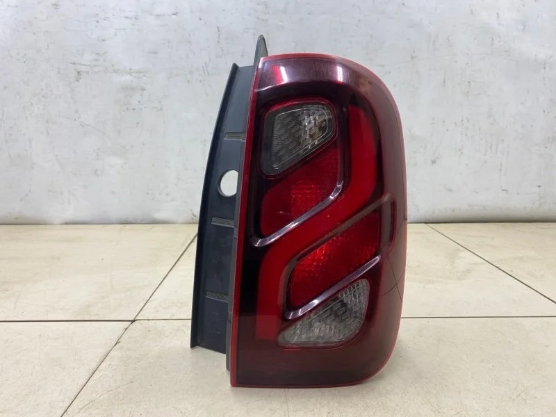 Фонарь задний правый Renault Duster 1 F4RE410 2018