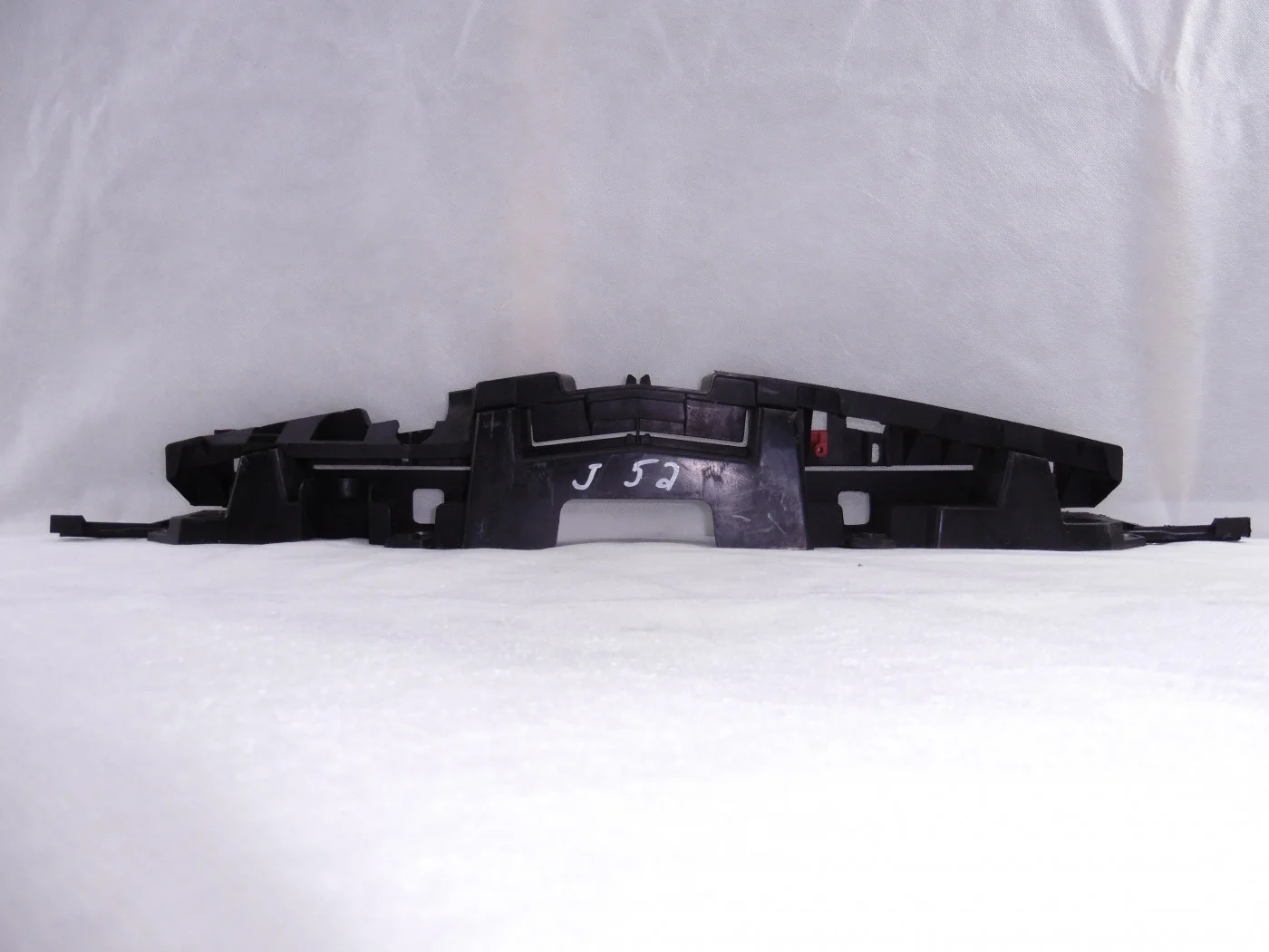 Кронштейн переднего бампера Опель Астра J